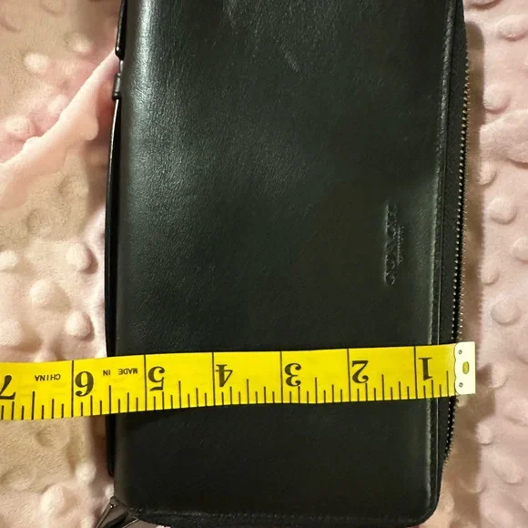 Coach - Picture 12 of 15